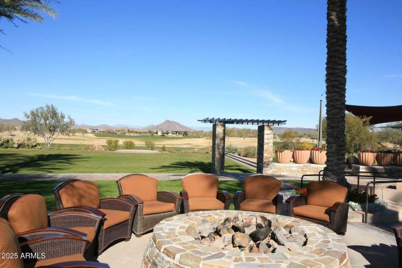 Trilogy-Kiva Club-Patio