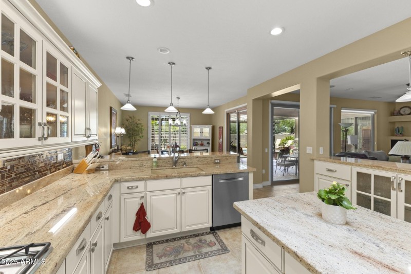 Expansive Granite Counters