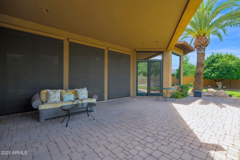 automatic dusk to dawn electronic shades