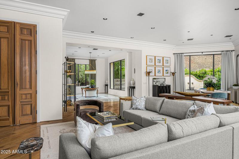 09great room living2