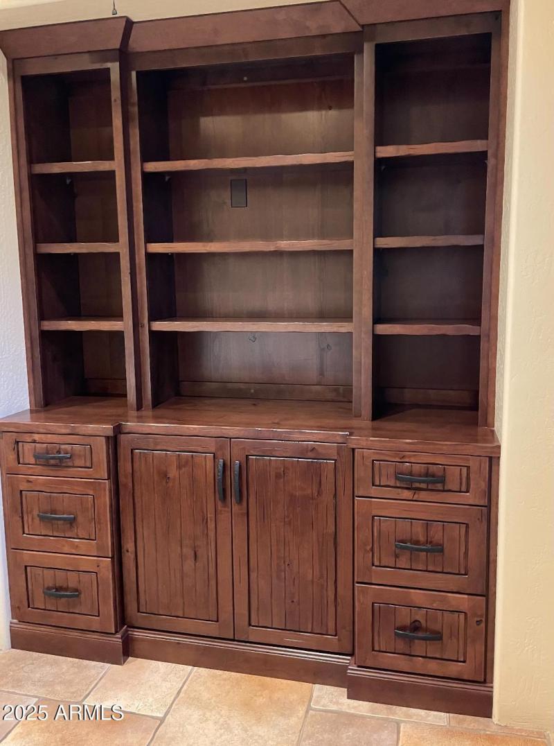 Buest Bdr Book shelves