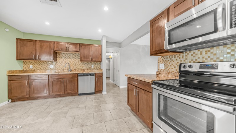 7514 E Moreland St (8)