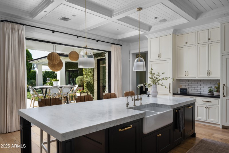 Indoor/Outdoor Entertaining