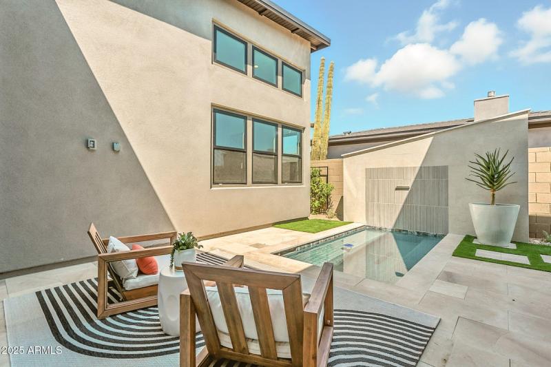 Center Courtyard with Spool