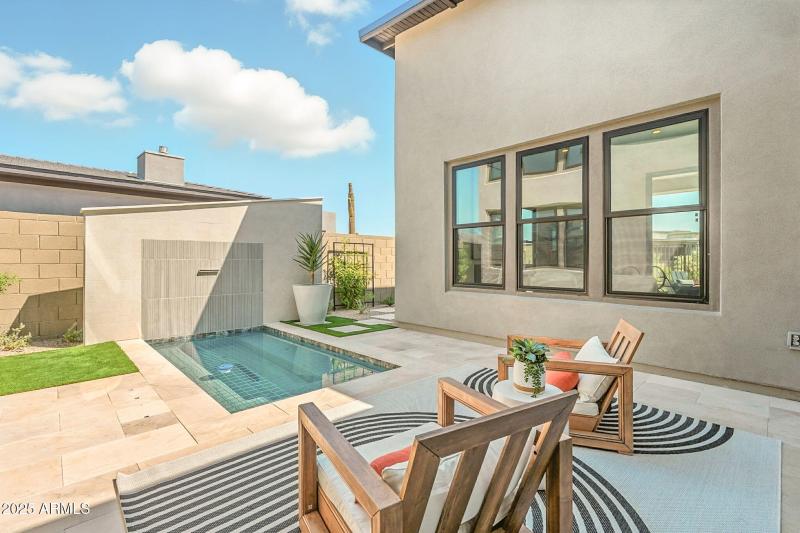 Center Courtyard with Spool