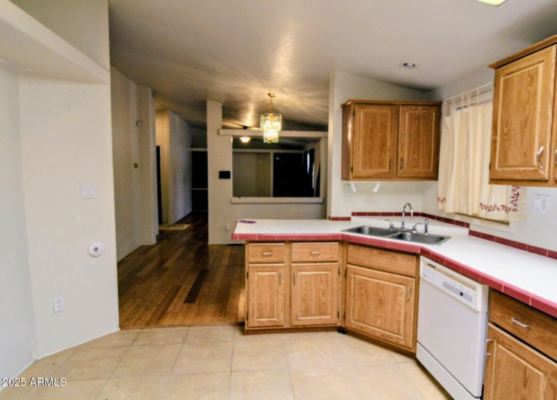 ee047c67-ed2f-42af-98d0-1231eff603e7-0b8