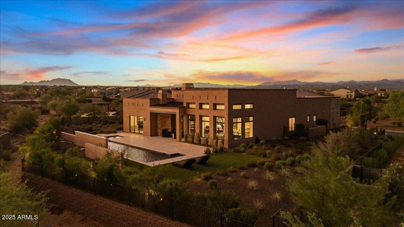 001-DJI_20250821191007_0460_D