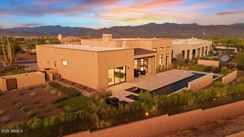 003-DJI_20250821191052_0466_D