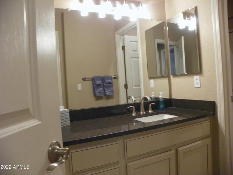 urban vr Guest Bathroom