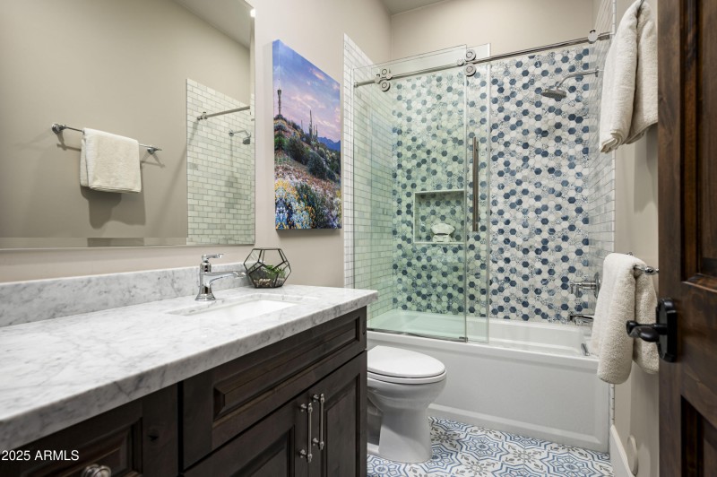 Ensuite Guest Bath 3