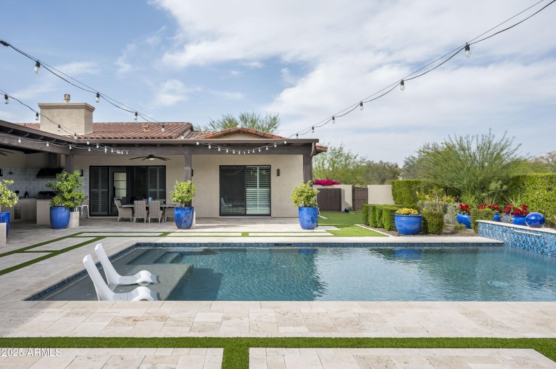 Pool with Water Feature