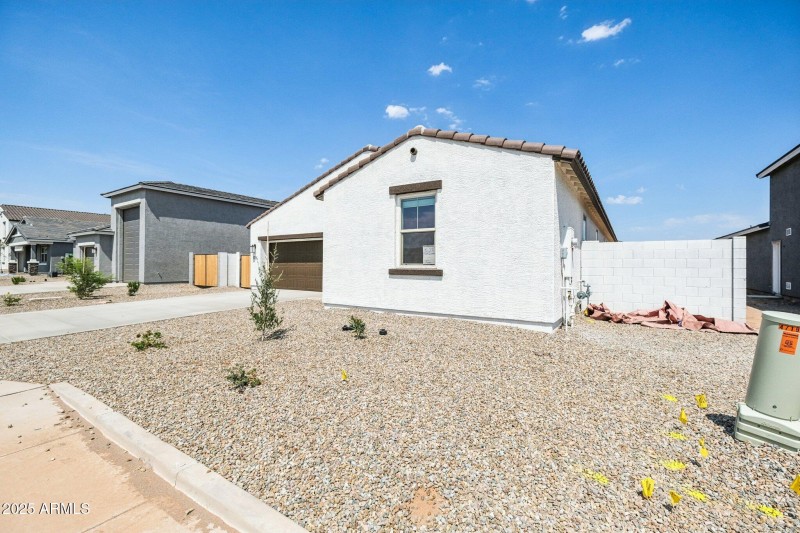 2-web-or-mls-W Cansados Rd-S2408-002