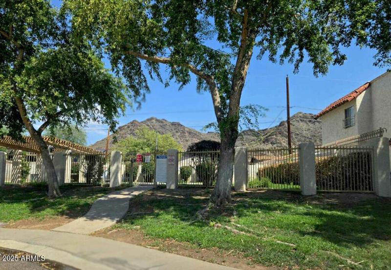 pool_enclosure_entrance_8-25