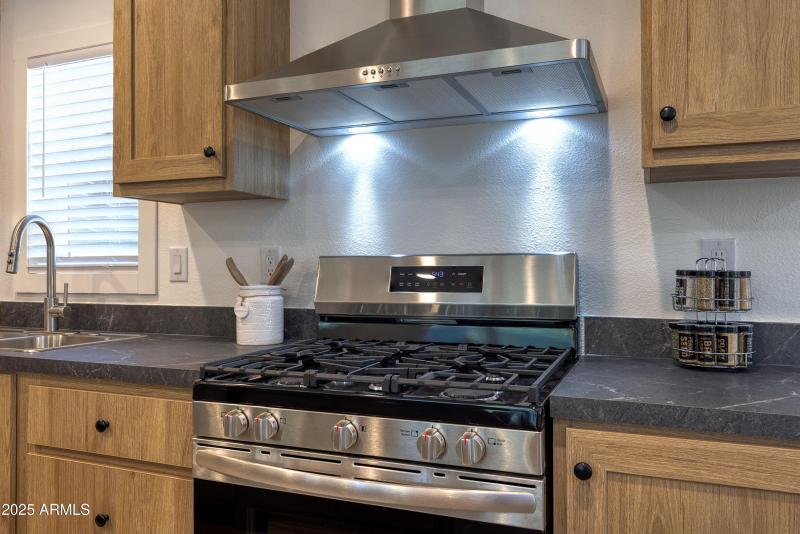 Gas Range & Hood