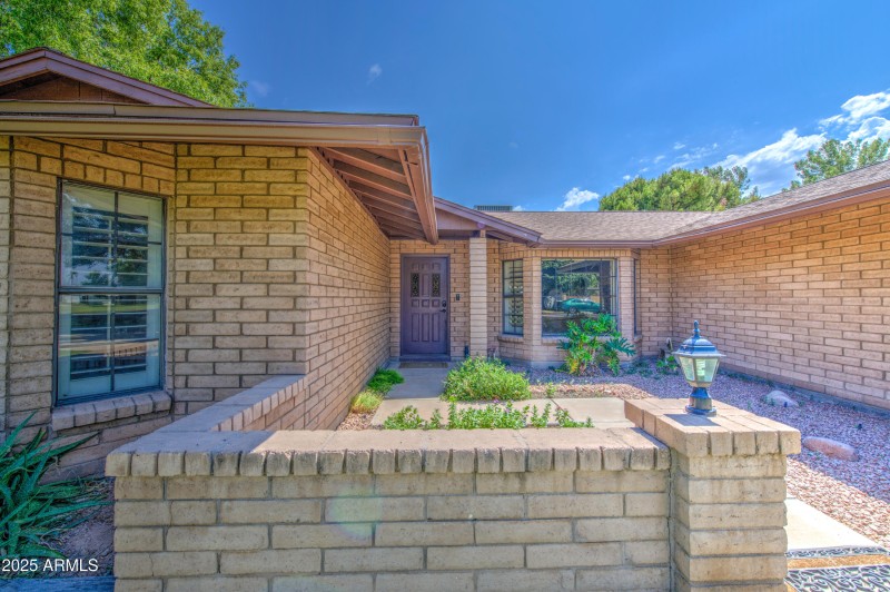 Enclosed front entry