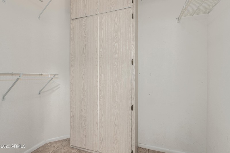 27 - Master ClosetEucalyptus 15712