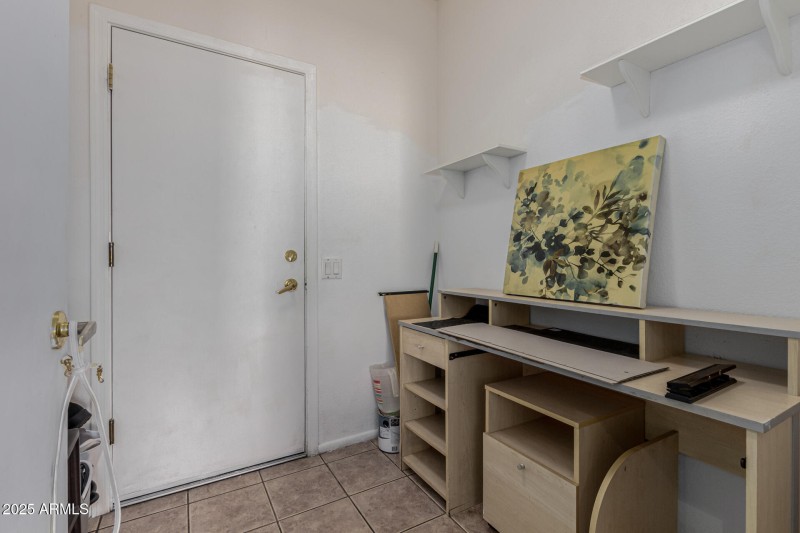 36 - Work spaceEucalyptus 15712