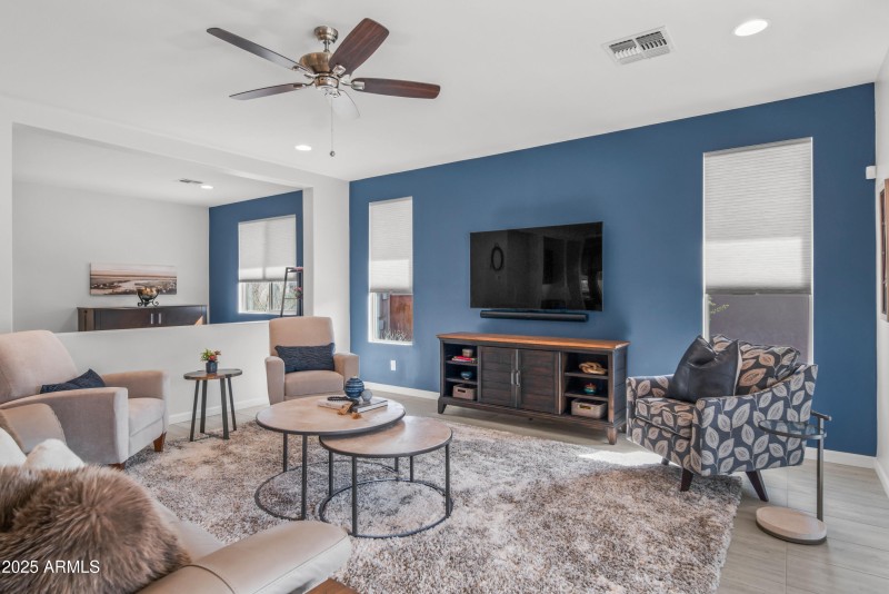 3399 Phantom St00038