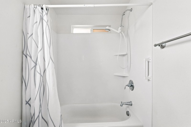 33-web-or-mls-Apache-33