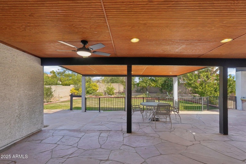 35-web-or-mls-E Estrid Ave-035