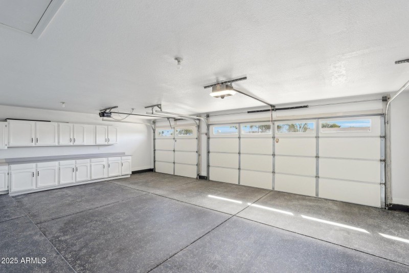 34-web-or-mls-E Estrid Ave-034