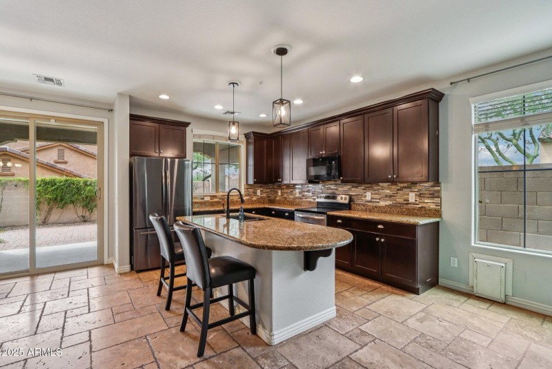 1-web-or-mls-W Palo Brea Ln-L2608-012