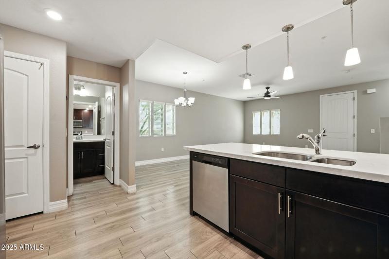 11-web-or-mls-SA104316 Lawrence Fung