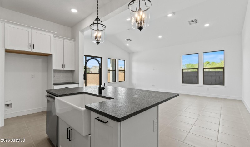 Edgewood Lot #1 Kitchen 4 (Large)