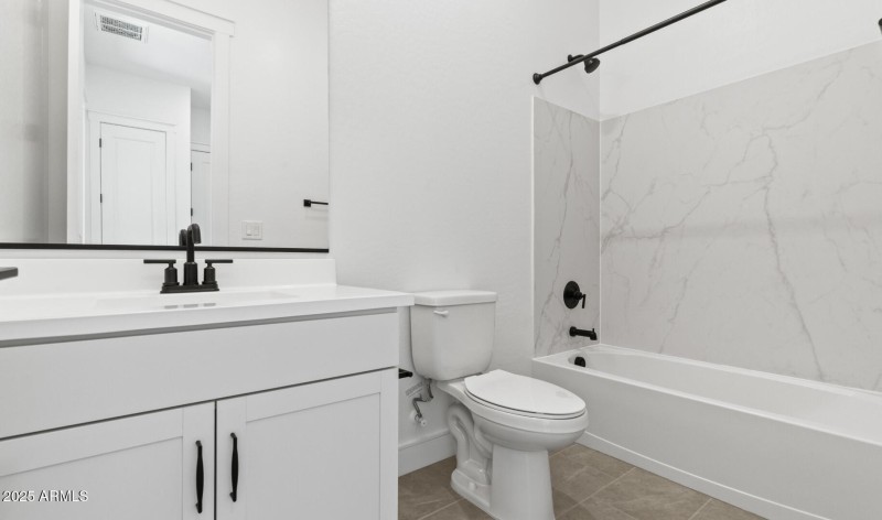 Edgewood Lot #1 Hall Bath (Large)