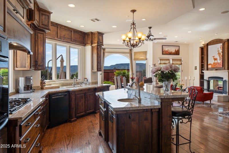 JL_90ViaDelViento-interiors-CommonAreas-