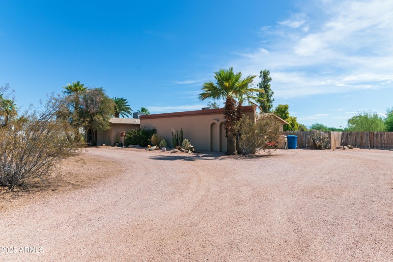 7_6021 n mockingbird ln-7