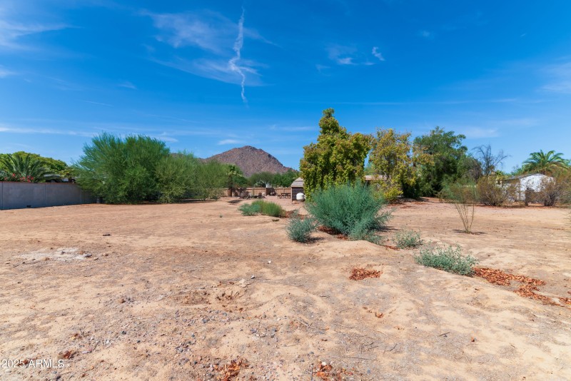 12_6021 n mockingbird ln-10