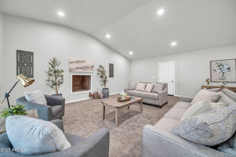 4301 E Bluefield Ave-11