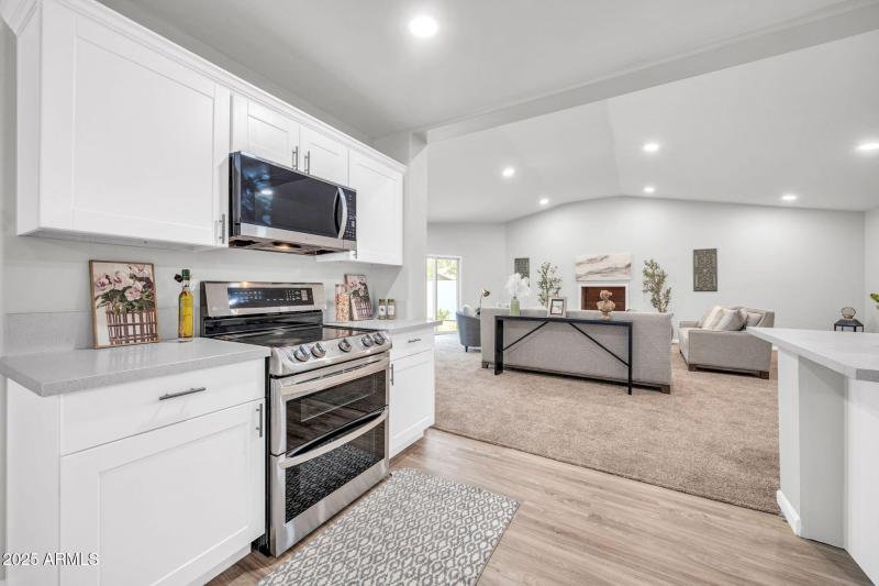 4301 E Bluefield Ave-16