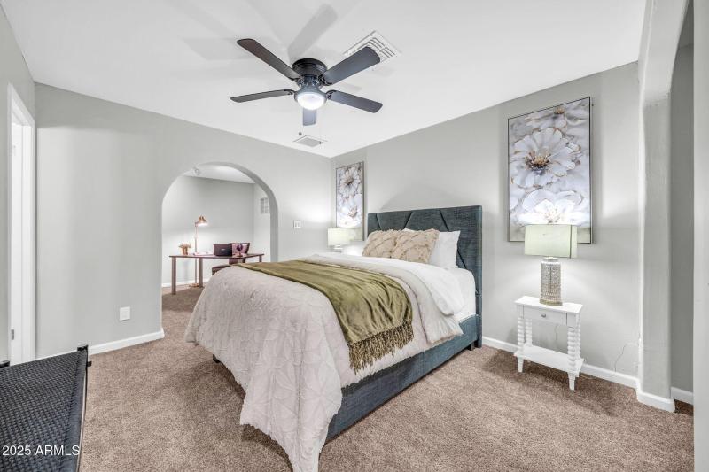 4301 E Bluefield Ave-19