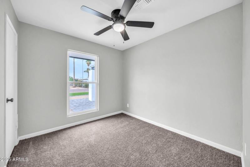 4301 E Bluefield Ave-21