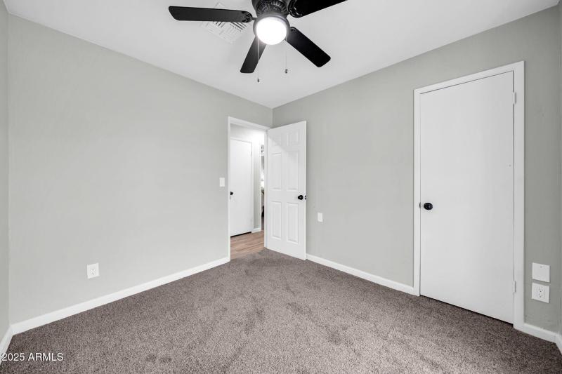 4301 E Bluefield Ave-23