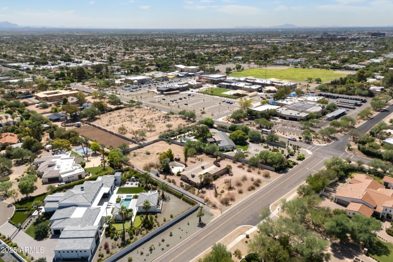 18_6021 n mockingbird ln-16