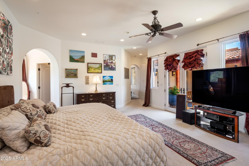 JL_90ViaDelViento-interiors-PrimarySuite