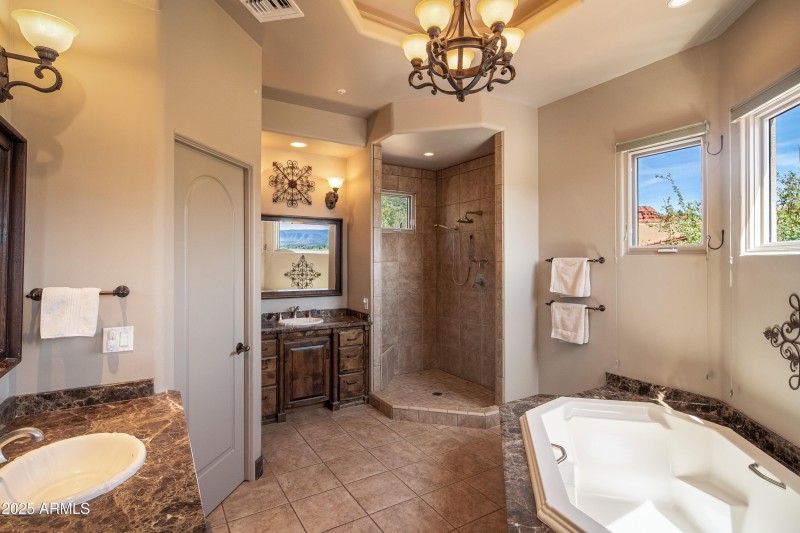 JL_90ViaDelViento-interiors-PrimarySuite