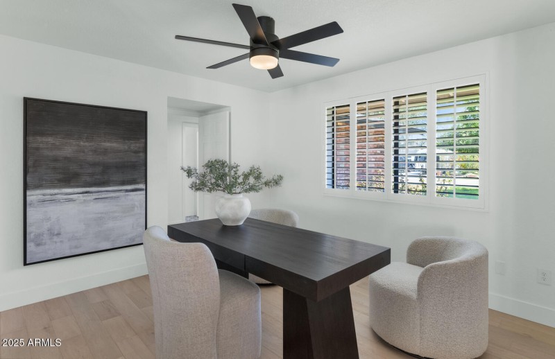 4642 N 31st St-large-019-011-TOD6207-150