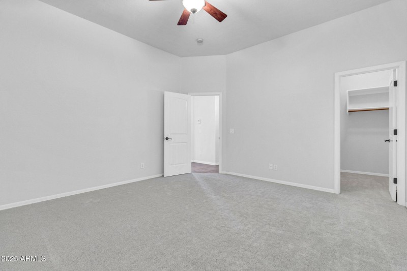 20131 E Calle de Flores-48