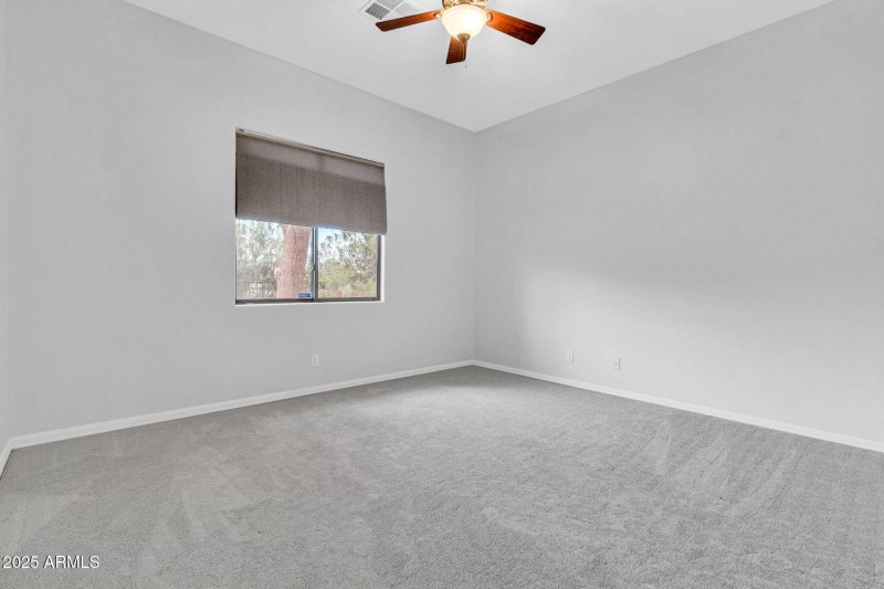 20131 E Calle de Flores-51