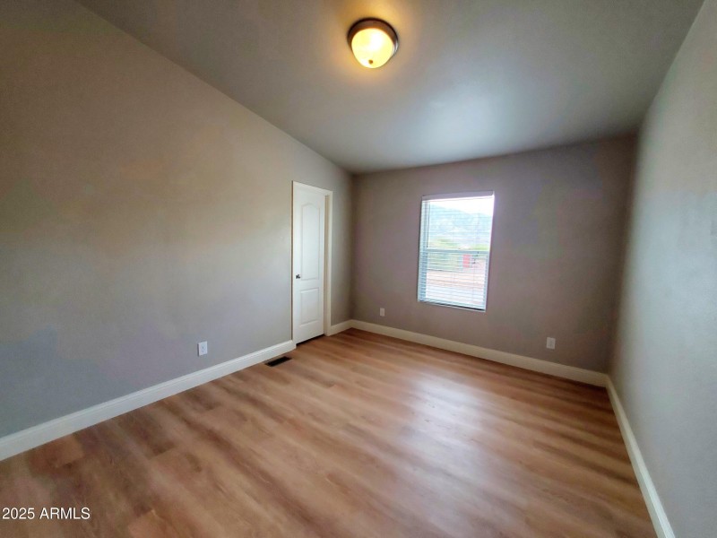 20250825_102351_resized