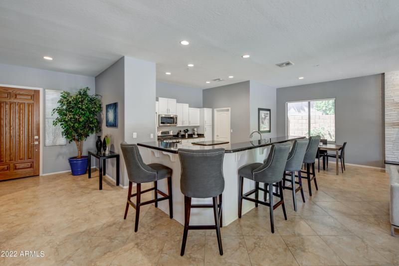 013_Casual Counter Dining