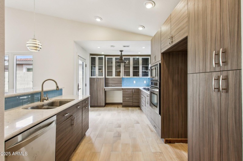 12-web-or-mls-E Cassia Way-S2608-012