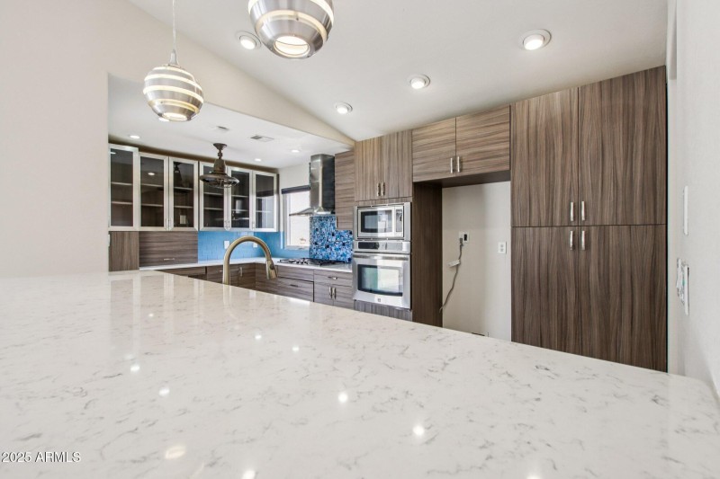 17-web-or-mls-E Cassia Way-S2608-017