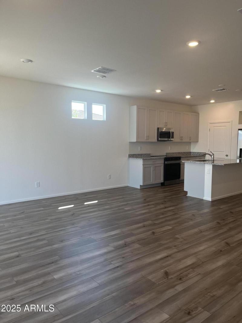 Sandhill kitchen dining area