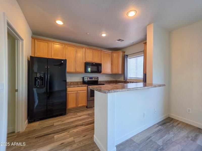 Kitchen 15818 N 25th St #129-10