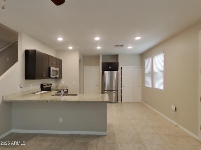 3_pc_W7aUjUPqwZ_DHd8oby2Lr_other_room_EZ